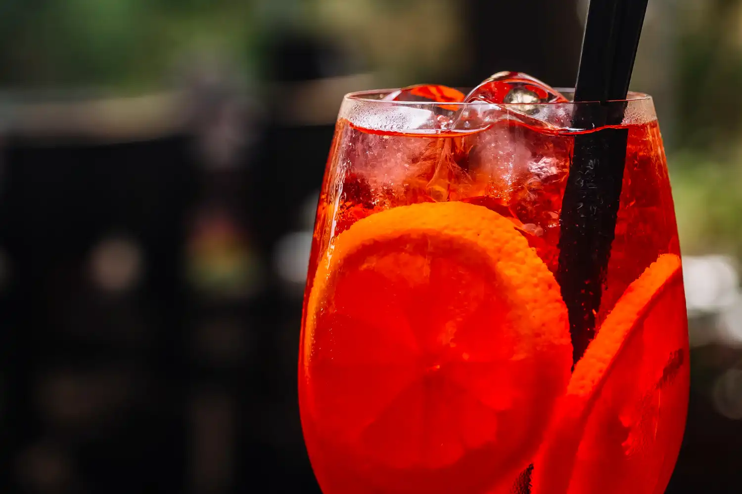 Aperol Spritz: Povestea celui mai faimos aperitiv italian