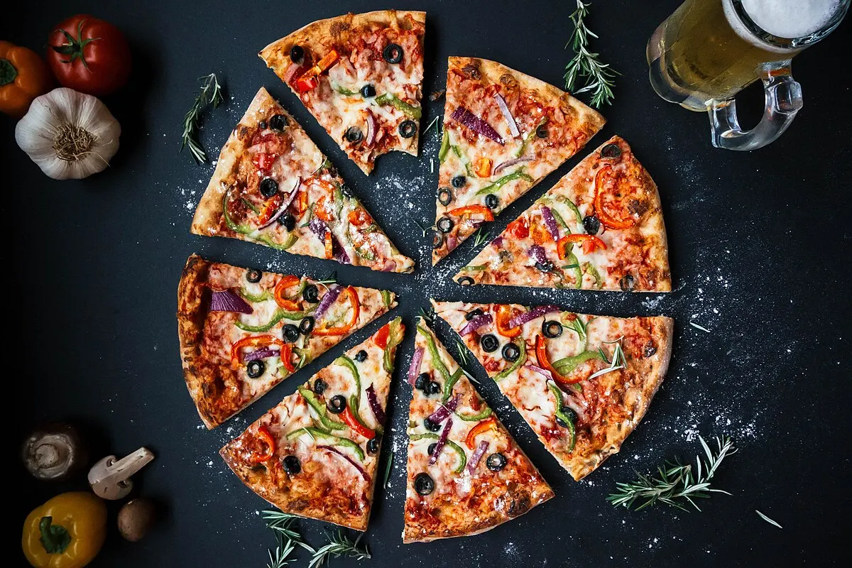 Istoria Fascinantă a Pizzei Italiene – Dincolo de Margherita