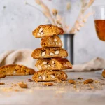 Cannoli este un desert tradițional din Sicilia