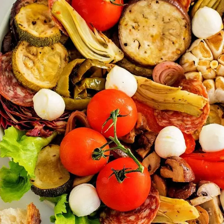 Cum să creezi un platou antipasto tradițional italian